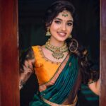 Rachana Inder Instagram - One with the team ❤️ Mua : @makeover_with_anu Jewels: @rental_jewelsby_sanu Outfit : @the_.elegant_lady_ Pc : @storiesbysunilacharya Hair : @styleyourhairbymeghana