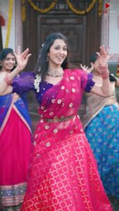 Radhika Narayan Instagram - Sankranthi ThakaThai Full Song OUT NOW !! 
.
.
.
.
.
.
.
#sankranthithakathai #sankranthi #sankranthisong  #annemaster #Maanas #harshikapoonacha #radhikanarayan #pruthviambar #maanas #keerthibhat #nikhilmaliyakkal #folksongs #festival #festivalsong #folksongs2021 #folksongs2022 #folkmusic #kannada #kannadamusic  #TeluguFolkSongs  #TeluguMusic #LatestSongs #LatestMusic #kannadamusic  #folkmusic #telugu #trending #trendingmusic #trendingsongs #thakathai
