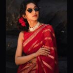 Radhika Narayan Instagram - Counting down for Christmas!! Saree : @sankalpa_angadi Styling and Concept : @sahanastylediary @sahanasvishwanath MUA : @makeovers_sudhanatesh Blouse : @srilakshmi_fashion_mangalore Photography : @vikasphotofactory Location : @babysdayoutstudio