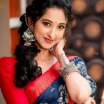 Radhika Narayan Instagram - In-between lines.. Saree : @sankalpa_angadi Styling and Concept : @sahanastylediary @sahanasvishwanath Photography : @vikasphotofactory MUA : @makeovers_sudhanatesh Blouse : @srilakshmi_fashion_mangalore Location : @babysdayoutstudio