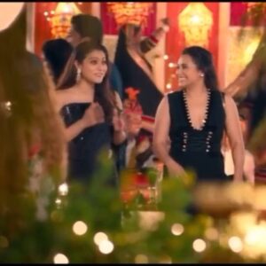Rani Mukerji Instagram - Swipe through Rani’s and Kajol’s parts in the cameo (sorry no sound :(). But ahh this is the BEST CAMEO EVER 🤩🤩🤩🤩! Literally in love! (All rights reserved to Red Chilles Entertainment)