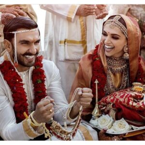 Rani Mukerji Instagram - Rani at Sonam’s wedding this year 😍. I will never forget how good Rani looked in that lehenga, like damn ✨. DEEPVEER’s WEDDING PHOTOS ARE ABSOLUTELY ADORABLE I CANT OML 😍😍😍😍😍😍