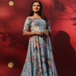 Ranjani Raghavan Instagram - ಜೀವನದ ಎಲ್ಲಾ ಸೌಂದರ್ಯವು ಬೆಳಕು ಮತ್ತು ನೆರಳಿನಿಂದ ಕೂಡಿದೆ 🌺 #Takkarmovie#Pressmeet PC - @prems__photography Fashions - @custom_made_fashions Jewellery - @whats_your_pick_