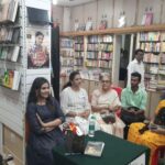 Ranjani Raghavan Instagram - ಪುಸ್ತಕ-ಹರಟೆ-ಸೆಲ್ಫಿ-ಆಟೋಗ್ರಾಫ್ 💜 12/11/2021 #booksigningevent #kathedabbi #photodump Mysore, Karnataka