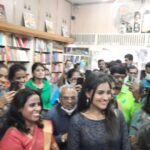 Ranjani Raghavan Instagram - ಪುಸ್ತಕ-ಹರಟೆ-ಸೆಲ್ಫಿ-ಆಟೋಗ್ರಾಫ್ 💜 12/11/2021 #booksigningevent #kathedabbi #photodump Mysore, Karnataka