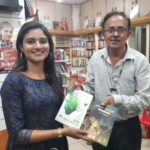 Ranjani Raghavan Instagram - ಪುಸ್ತಕ-ಹರಟೆ-ಸೆಲ್ಫಿ-ಆಟೋಗ್ರಾಫ್ 💜 12/11/2021 #booksigningevent #kathedabbi #photodump Mysore, Karnataka