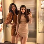 Raveena Tandon Instagram - All in a weeks work ♥️! Friends , Family, Friends like Family, Birthdays , @nawazbodyartmumbai s Book launch, #pauseandrewind . Award night with @parineetasethi #globalspaawards A fun talk with @renu_hansraj and #swarnkaur for #WePink An amazing evening at #earthcafe , thank you @motwani_jitendra for the goodies! Mumbai, Maharashtra