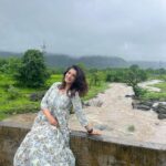 Raveena Tandon Instagram – काली मेघा ! घनन घनन घिर आई बरखा ।। ♥️♥️♥️♥️ 

#farmlife