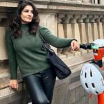 Raveena Tandon Instagram – ♥️ taking in the chill. A different kind of parliament meet. #victoria #parliament #melbourne #australia #gogreen my ride for the day #electricscooter Melbourne, Victoria, Australia