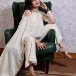 Raveena Tandon Instagram - A dreamy Sunday ! Outfit - @kamaalicouture Earrings - @hybajewels Rings - @jet_gems @hybajewels Styled by @poojagulabani Glam by @sshurakhan Clicked by @viveckphotograohy Managed by @reemapandit Mumbai, Maharashtra
