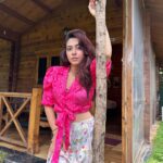 Reem Shaikh Instagram - Wearing - @theboozybutton