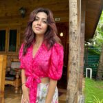 Reem Shaikh Instagram - Wearing - @theboozybutton