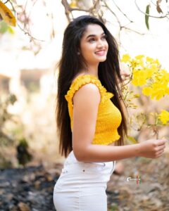 Reeshma Nanaiah Instagram - 💛