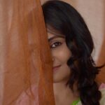Remya Nambeesan Instagram - Manga - The reminiscent muse Within her beats a touch of yesteryear’s art, A nostalgic femininity, a cherished tune. In day’s gentle stroll and the lazy afternoon, She weaves memories and dreams beneath the sky Photography - @plan.b.actions HMUA - @jo_makeup_artist Concept & Styling - @arjun_vasudevs Styling team - @_anaaaaan_ Saree - @inkpikle #reelsinstagram #reelitfeelit❤️❤️ #feelitreelit #reelsvideo #reels Ernakulam City, Kerala