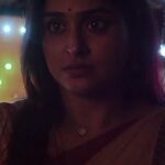 Remya Nambeesan Instagram - KAVITHA is the face of the channel but fate made her the HEADLINE! What happens to her now? Watch @ramyanambessan in action as KAVITHA NAIDU in #DAYAA! #DayaaOnHotstar streaming now, only on @disneyplushstel. #HotstarSpecials #JDChekravarthy @yourseesha @sadinenipavan @kamalkamaraju @vishnupriyabhimeneni @prithiveeraj @mayank_parakh19 @joshh.ravi #SureshParuchuri @Vivek.Kalepu @RakenduMouliV @shalinirath @svfsocial @shrikantmohta @iammony @aby2806 @narni6283 @vasantjurru @nagarjuna.thallapalli @iamkalpika27