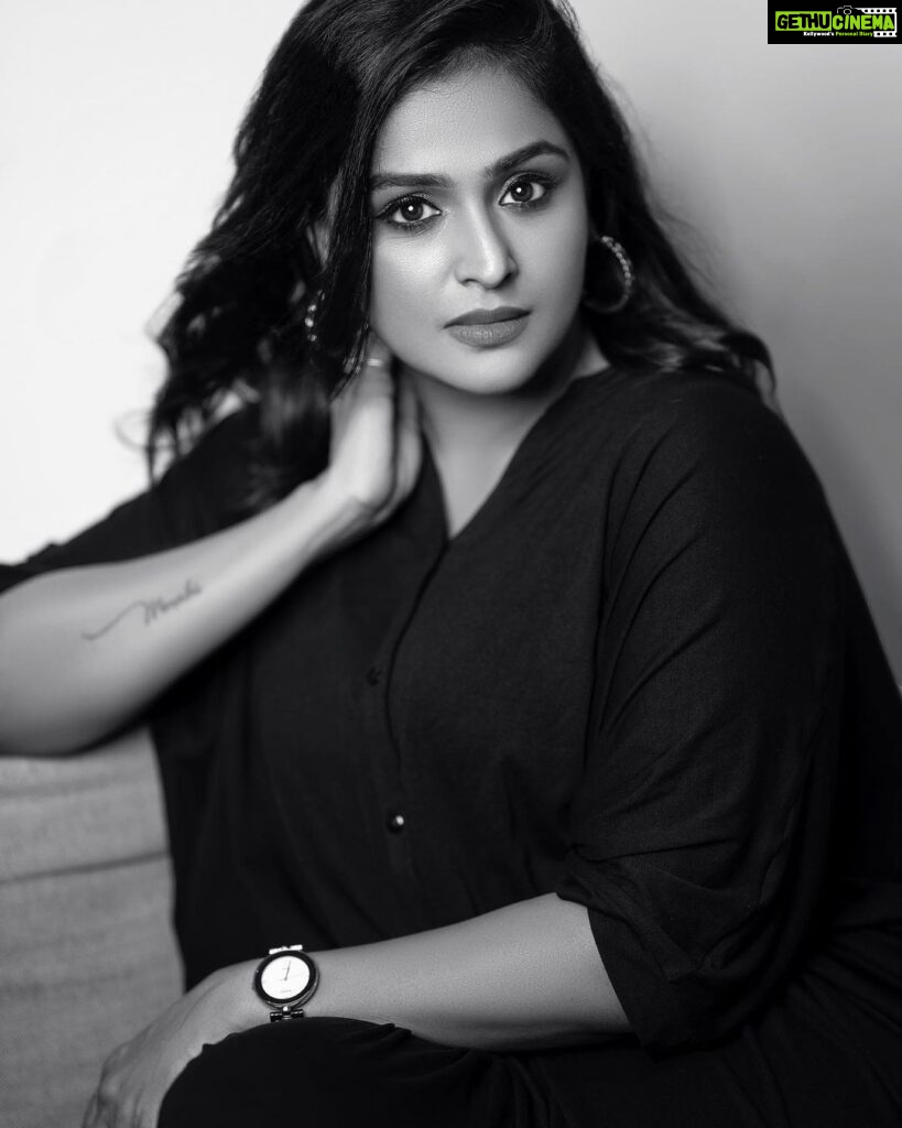 Remya Nambeesan Instagram - 📸 Shot by @murlee_photography @studio_tvf_official Mua @jo_makeup_artist Styling @stylestoriesbypriyanka Photography team ✨ @_xavierphotography_ @prathiwilliams89 @shamini_shankar_official @ishwaryaalaguvel @_.x._aj_.x_ Chennai, India