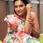 Rethika Srinivas Instagram - Every moment is a fresh beginning, live it ✨ ——— #rethika # #trending #smile #nofilter #rethikasrinivas #rethikasjustmyway #instafamily #expression #positivevibes #chennai #moodygrams #justanotherdayinwa #skincare #messyhair #attitude #positivity #skin #exclusive #timeless #instagood #instafamous #smokeyeyes #actress #staypositive #selflove #closeup #flowers
