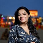 Rethika Srinivas Instagram - How many of you love beach ? I have a lot of nostalgic childhood memories with my parents and sisters in beach . #rethika #rethikasjustmyway #beach #beachlife #beauty #candid #photo