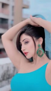Reyhna Malhotra Instagram - 🙌🏻 nakhare bhi zarori hain
🌺🦋
@isha__mua 
@minikamakeup 
@yourstylistforever

Outfit: @angelcroshet_swimwear