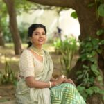 Riythvika Instagram - Makeup & styling : @sandy_de_stylist_ Photography: @sathyaphotography3 Hairstylist: @sanvy_makeoverartistry Outfit : @ishithaa_design_house Jewellery : @fineshinejewels