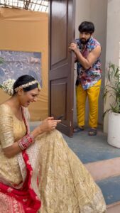 Rohit Suchanti Instagram - Kya Kya Karti Rehti Hai Yeh Yaar 😂😂😂

#reels #rishmi #funnyreels