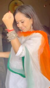 Roopal Tyagi Instagram - सभी देशवासियों को स्वतंत्रता दिवस की हार्दिक शुभकामनाएं 🇮🇳 

#happyindependenceday #jaihind