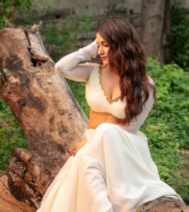 Ruhani Sharma Instagram - Which one do you like ? 🙈
.
.
.
.
.
📸 @shaktismaran 
MUA @makeuphairbyrahul 
Wearing : @keenly.sewed
Stylist : @__.gunjan.__