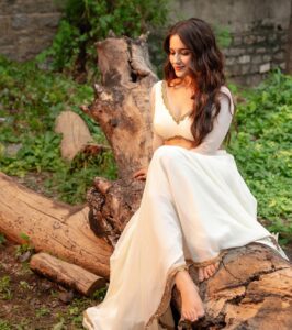 Ruhani Sharma Instagram - Which one do you like ? 🙈
.
.
.
.
.
📸 @shaktismaran 
MUA @makeuphairbyrahul 
Wearing : @keenly.sewed
Stylist : @__.gunjan.__
