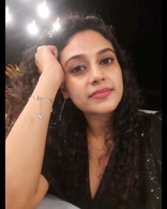 Rupa Manjari Instagram - I think am in a love triangle!!! .....I love myself,  myself loves me and I love me...look at me blushing at myself🙃....am surely falling for me😜😜🤪😂😂😘❤️

#instamonday #instalove #selflove #selfie #instadailly #instagirls #actor #indiancinema #cinema #southindiancinema #RupaManjari #kollywoodactress #mollywoodactress #tollywood #actress #sillyme #mondaynight