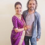 Rupali Bhosale Instagram - Where there is a will there's a way This is so true.. I think I Manifested working with u in my mind and heart.. khoop majja ali tuzyasobat kaam karayla.. khoop kaam ani vel kami pan tari te velet finish zala ani te hi smoothly tuzya kaamat itka ease ahe. Set var ch atmosphere khoop positive shant ani khelkar hota tuzyamule ani tyamule sagalech khoop Positive energy ne kaam karat hote. Tu pratek frame sunder kelis and even I looked beautiful because of you.. THANK YOU MAHESH FOR THIS WONDERFUL EXPERIENCE ❤️ Jewellery @rankajewellersofficial Makeup @saurabh_kapade Hair @nilampatel12 Styled by @manasiattarde Managed by @creativesparkcelebrity @its_ashwini_shendge . . . . . #LifeIsBeautiful #FeelLife #InstaGood #InstaPic #PositiveVibes #Sunday #SundayVibes #Ootd #RupaliBhosle #RockingRupali #RupaliWinningHearts #KeepLoving #Sanjana #StarPravah #AaiKutheKayKarte 🧿