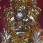 Rupali Bhosale Instagram - Embrace divine radiance this Ganesh Chaturthi with Ranka’s exquisite ornaments. उर्जायुक्त अशी ही गणेशचतुर्थी रांकाच्या उत्तमोत्तम अलंकरांच्या सोबतीने साजरी करा! #RankaJewellers #Pune #Jewellery #Fashion #JewelleryDesign #DesignerJewellery Pune, Maharashtra