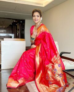 Rupali Bhosale Instagram - Beautiful days do not come to you. You must walk towards them.

~ RuMi ~ 

Makeup @mhatresameer60 
Hair @ruksar__99 
Saree @gauri.ethnic
.
.
.
.
.
.
.
#LifeIsBeautiful #FeelLife #InstaGood #PositiveVibes #InstaPic #Thursday #ThursdayVibes #Ootd #Saree #RupaliXGauriEthnic #SareeLove #RupaliBhosle #RockingRupali #RupaliWinningHearts #KeepLoving #Sanjana #StarPravah #AaiKutheKayKarte 🧿