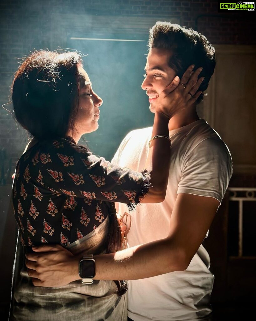Rupali Ganguly Instagram - Anupamaa and her Bakuda Samar ….. one of the most beautiful mother son bond created on television…. the very first relationship I connected to coz that was the very first promo I shot … Have loved this extremely detailed emotion of a mother with her favourite child .. a child who understands her , encourages her , gives her strength, holds her hand , treats her like a queen …. A son who is her world and for whom his mother is his world … This emotion was further amplified when Saagar came in as my Samar …. Stepping into a well established character is no easy task … but the scenes we have done in the last few days have delightfully surprised me with the range and the emotions you have displayed as Samar…. An extremely intricate yet balanced performance in the kitchen scene totally floored me 👏🏻 It is heartbreaking and emotionally draining and exhausting as Anupamaa bids farewell to her precious child … but my genuine love for you as a person has made it so much more believable for me to do … ❤️ Perhaps it’s the final farewell of Anupama to Samar ( or maybe not ) but this bond that we have been blessed with shall forever remain …thank you for being the beautiful soul that you are Sagar… Thank you for being Samar to my Anupamaa… Keep shinning always ❤️ Thank you @rajan.shahi.543 for this unparalleled bond of Anupamaa and her Bakudaa … forever grateful 🙏🏻 Please do watch Anupamaa @starplus 10pm everyday All of us have put our hearts out there for you to see #anupamaa #samar #motherson #actors #rupaliganguly #bond #instagood #jaimatadi #jaimahakal @directorskutproduction @starplus