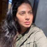 Sadha Instagram - #nofilter just beautiful light! #selfietime #clearingdrafts #sadaa