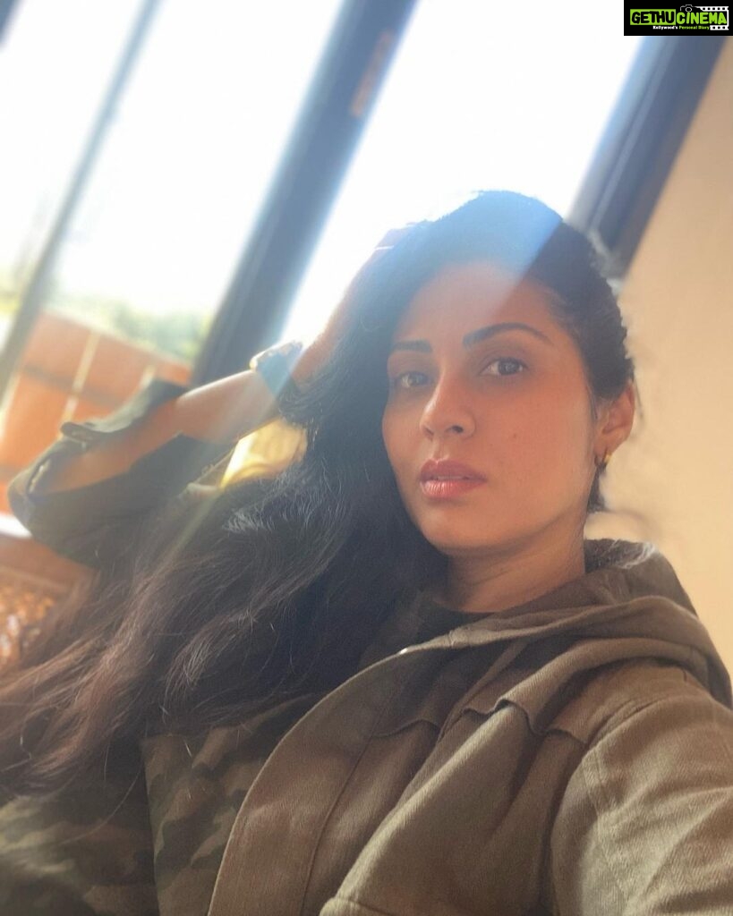 Sadha Instagram - #nofilter just beautiful light! #selfietime #clearingdrafts #sadaa