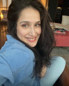 Sagarika Ghatge Instagram - Swipe for some #nofilter Happy photos 💙
