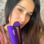 Sagarika Ghatge Instagram - Heat makes the hair dry and weak but my new Dyson corrale styles my hair with lesser passes and gives half the damage to my hair .. Hair feels softer and smoother, glad to switch to the Dyson corrale. #GoodbyeExtremeHeat #DysonCorrale #DysonHair #DysonIndia @dyson_india