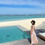 Sagarika Ghatge Instagram - Sun kissed #nofilter☀️💙 @Conrad_Maldives @eastern.travels #travelgram #conradmaldives #stayinspired #themuraka 👗 @_shrutisancheti