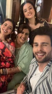 Sana Sayyad Instagram - Dil diwana, bin thappad k maane naa😂.
.
.
.
.
.
.
#masti #love #kundalibhagya #zeetv #bts #shoot #fyp #trending #reels #trendingreels #insta #instagood #mood
