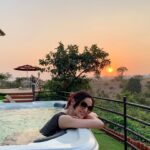 Sanaya Irani Instagram - Reminder that endings can be beautiful too 😍😍. #sunset #evening #beautifuldestinations.