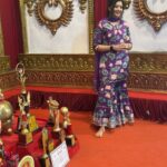 Sapna Vyas Instagram - Blessed @dabgarwadcharaja_ahmedabad 🙏 From the soul-soothing Ganesh Aarti, connecting with the spirited crowd, and preserving these cherished memories…. Gratitude to Shree Dabgar Yuvak Mitra Mandal for making it all possible! Thank you - @dabgarwadcharaja_ahmedabad @rajdeepsinh1491 Outfit - @looksboutique6 📸 - @saba_ajmeri #GanpatiBlessings #CommunityCelebration #Thankful