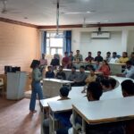 Sapna Vyas Instagram - A sneak peak of my lecture at S. K. Patel institute of Management & Computer Studies. Had a wonderful interactive session with the fresh bunch of MBA students. Love Teaching 💕💗 Thank you @profbhavin @parnikajha 🙏🏻☺️ SK Patel Institute Of Management and Computer Studies