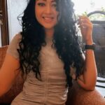 Sapna Vyas Instagram - एक अच्छी नींद की दिनचर्या में शामिल होने के तरीके 💪🏼 Ways to get into a good sleep routine. Share if you found it useful & Save to watch later ❤️ . . . . . . . . . . #FitnesswithCoachSapna #AskCoachSapna #FitnessTips #Hinglish #HealthTips #selfcare #selfimprovement #motivation #inspiration #dailyfitnesstips #indianinfluencer #blogger #fitnessinfluencer #hindifitnesstips #hindifitnessvideos #morning #curlyhair #greydress #kerala #keralahotel #hotelroom Uday Samudra Leisure Beach Hotel