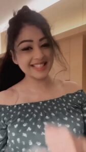 Sapna Vyas Instagram - क्या आपको वजन घटाने की गोलियां लेनी चाहिए?
💪🏼
Should you take weight loss pills?

#FitnesswithCoachSapna