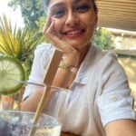 Sastika Rajendran Instagram - Selfies and forced candids kinda day 🫣😅❤️ With 🐝 #vacation #vacay #bengaluru #bengalurudiaries #instagood Tycoons