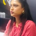 Sastika Rajendran Instagram - Every @tamilthalaivas game 😳😧😦 📸 @vjchristy 🤗 Super anxious for today’s game! Play off ku poganum 🙌🏽 please 🙏🏽 Thank you team #Starsportstamil for making someone like me love #kabaddi 🤼 💫 #vaamodhipaaru #tamilthalaivas #grateful #everydayisalearningday Star India