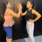 Sastika Rajendran Instagram - Mad with @madhu_mailankody_official ❤️ We are also crocs mad! @crocsindia and @crocs collab with us 🫣🤣 #trending #instagood #trendingreels #reels #reelsindia