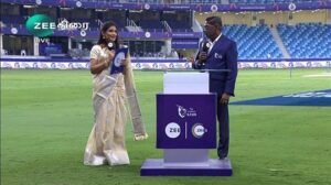 Sastika Rajendran Instagram - It feels so surreal to stand beside these legends of cricket that I always forget to click pictures 🥲

But I am glad, some of you are watching the game and are kind enough to send me this 💕
நன்றி! 

#Blessed #ILT20 #DpWorldILT20 #Dubai 
#ThankYou