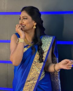 Sastika Rajendran Instagram - தி்த்திக்கும் தீபாவளி நல்வாழ்த்துகள்! 🪔 
#diwali #diwali2022 #abouttonight