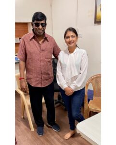 Sastika Rajendran Instagram - That பிறவி பலனை அடைந்த moment! 
Met him! Did few lines of his! And he loved it! ❤️ 
Welcome back #Thalaiva 
#naaisekharreturns #vadivelu